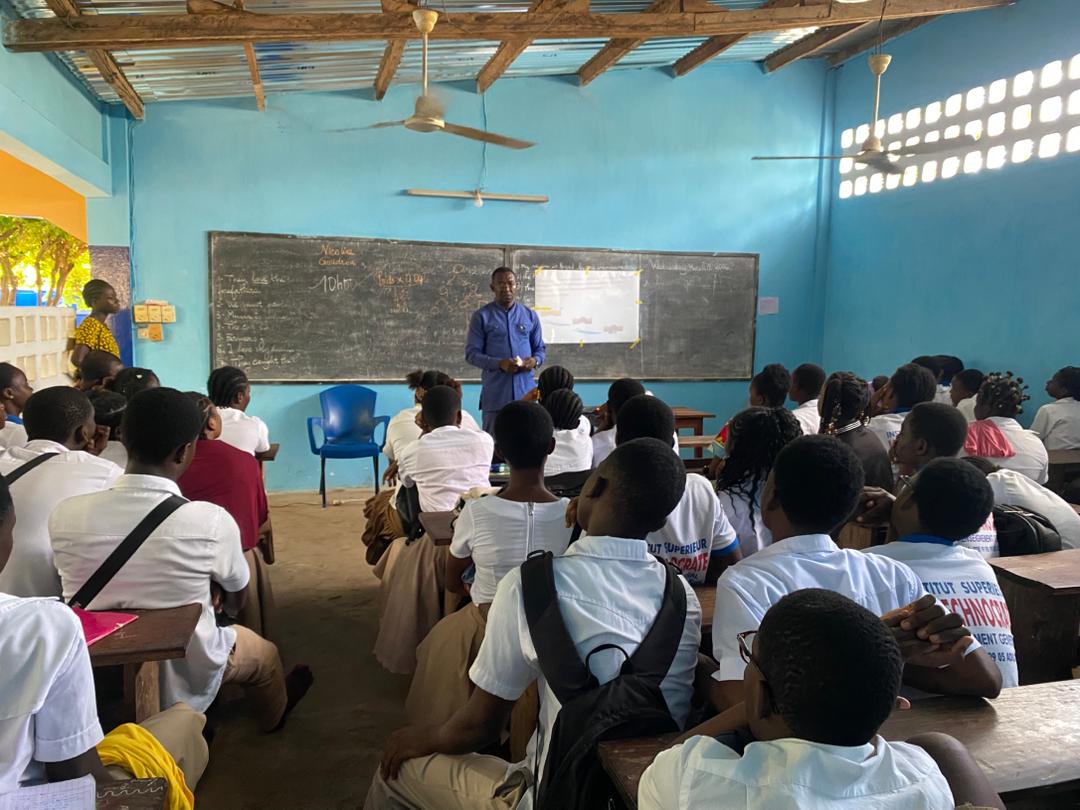 Sensibilisation sur les cancers féminins aujourd’hui avec les élèves du Lycée Technocrate.